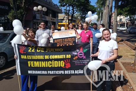 A AMESFI esteve presente na caminhada realizada no dia 22 de julho ao meio-dia contra o Feminicídio.